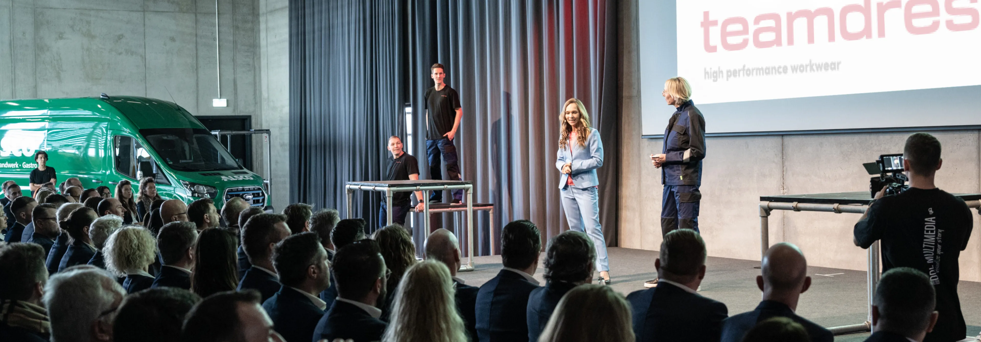 teamdress auf der Alsco show