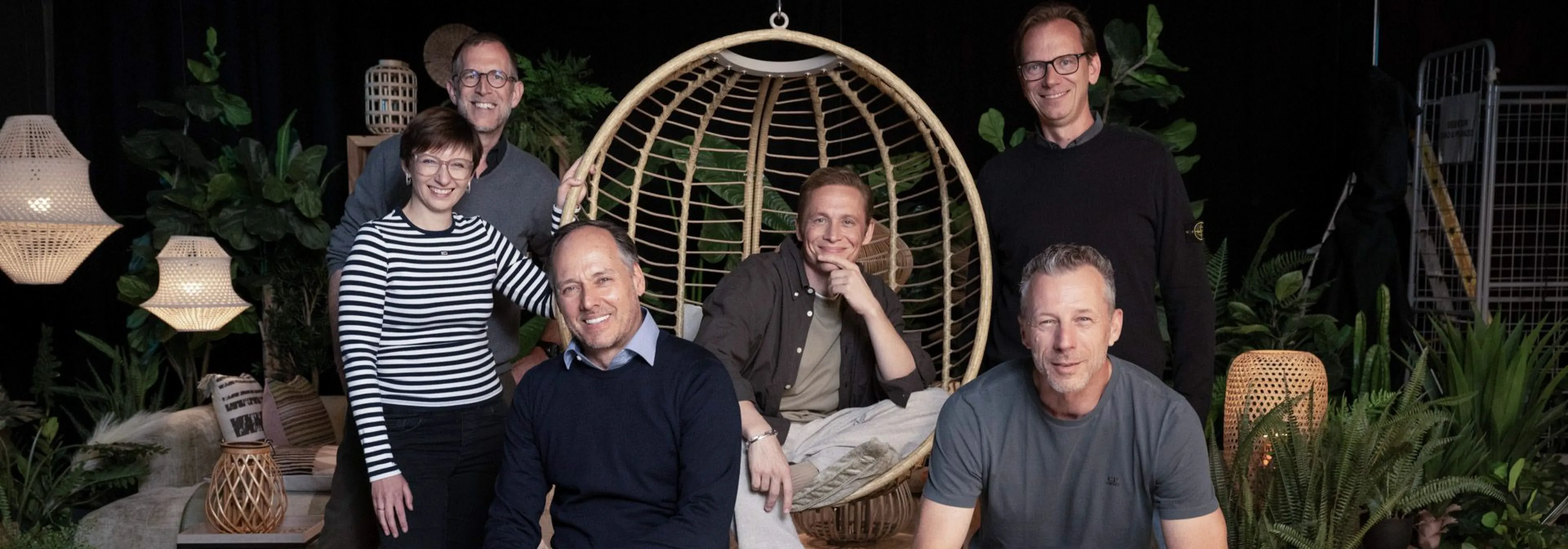 Gruppenbild mit allen Personen von dem XXXLutz dreh